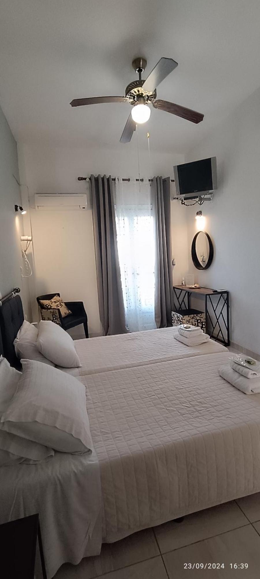 Odysseas Hotel Samos Exteriör bild